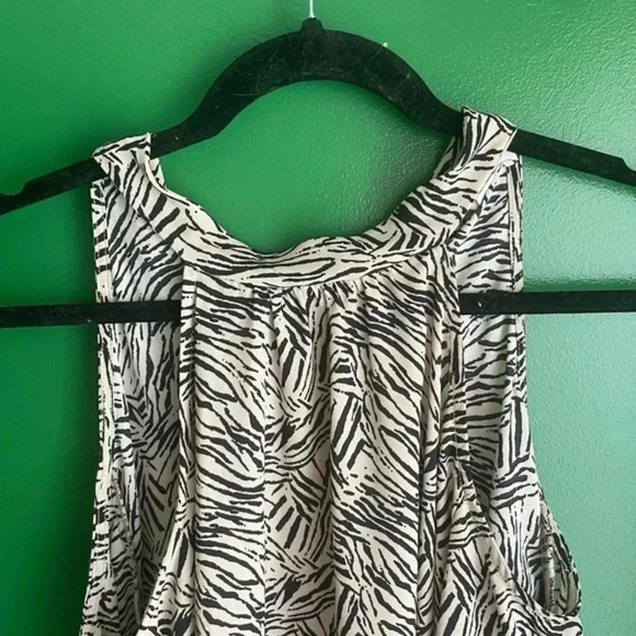 Gilli Sleeveless Dress Blouse Size‎ Small Super Cute for Work! EUC - Picture 3 of 6